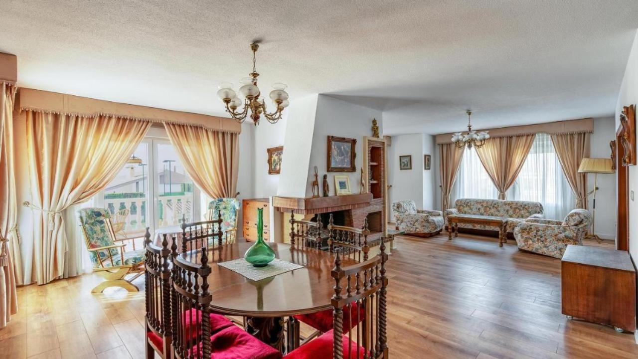 Villa De La Acacia Gojar ภายนอก รูปภาพ